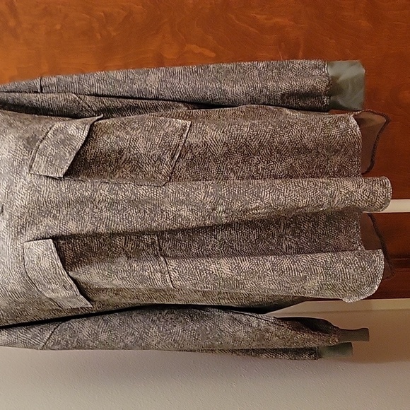 ATHLETA | Green Viper Print Athletic Long Sleeve Top Comfy Soft - size 2X - Picture 4 of 12